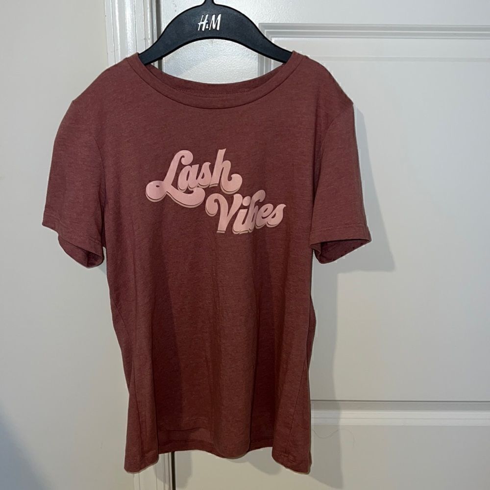 LASH VIBES TEE 😍